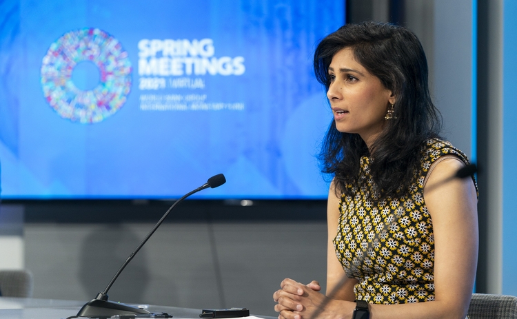 國際貨幣基金組織(IMF)首席經濟學家 Gita Gopinath 預計Omicron導致的全球經濟損失將較預期增多5.3萬億美元,並警告全球面臨滯脹風險。