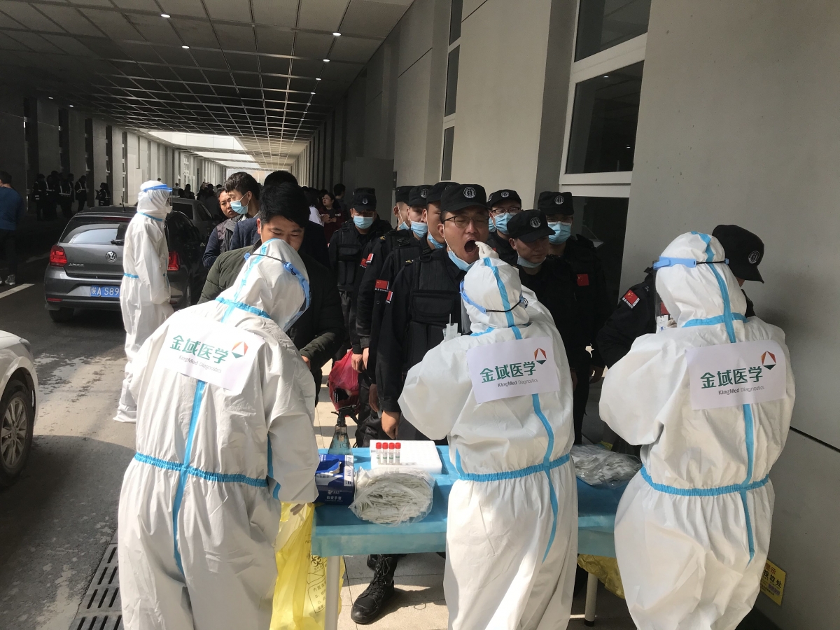 金域醫學(603882)市值超過500億港元,提供第三方醫學檢驗和病理診斷服務,在香港和內地一共有38家中心實驗室,屬於龍頭企業。