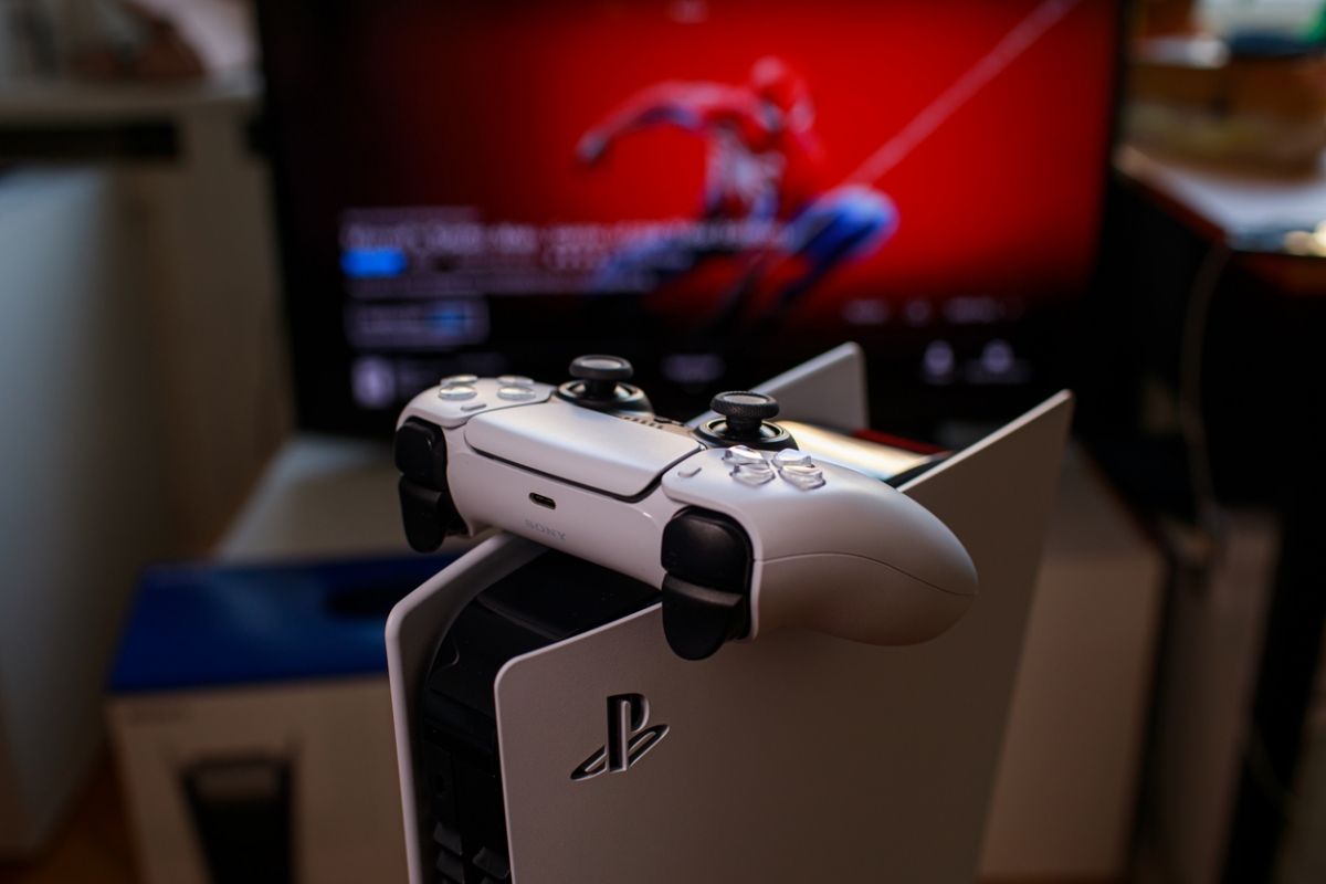 消息指,Sony已在去年底告知組裝業者今年繼續生產PS4,借此緩解公司生產PS5方面的壓力。