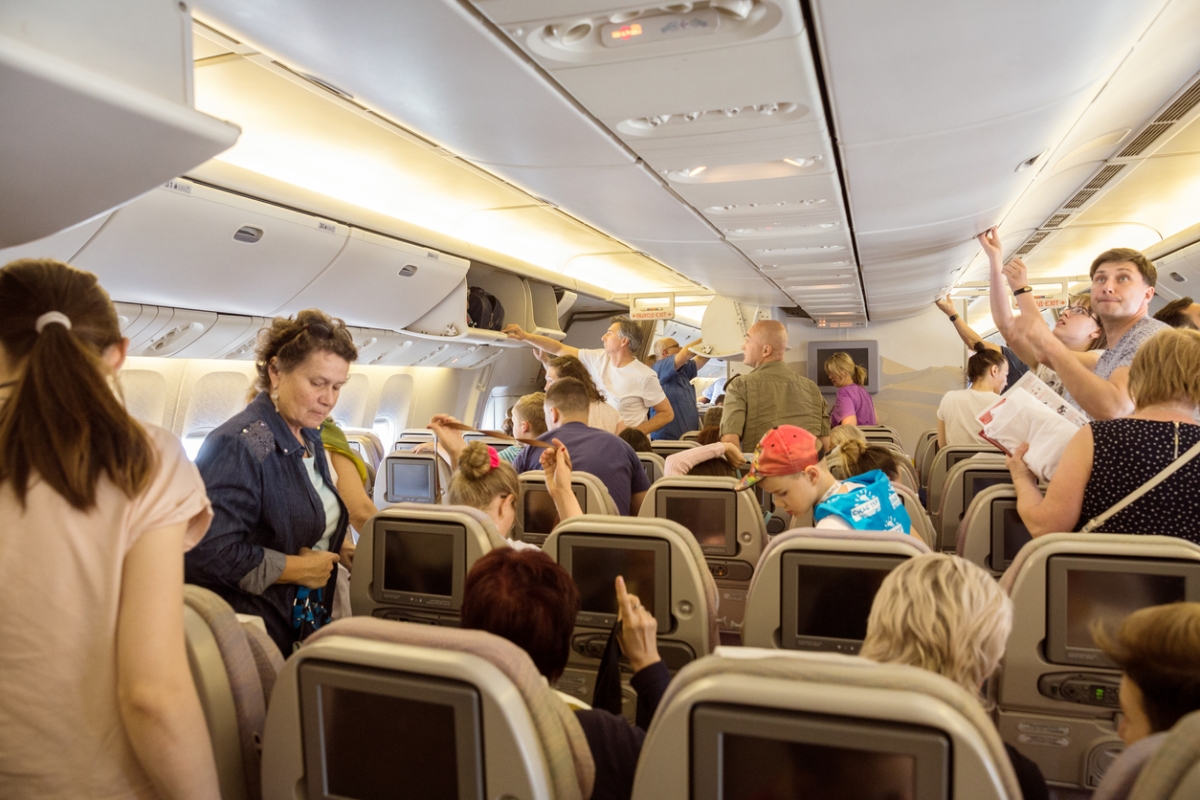 在疫情重挫全球航空業後，專家認為航空公司要依靠低利潤的模式維持生存具有一定難度，廉價機票恐怕將在今年告終。