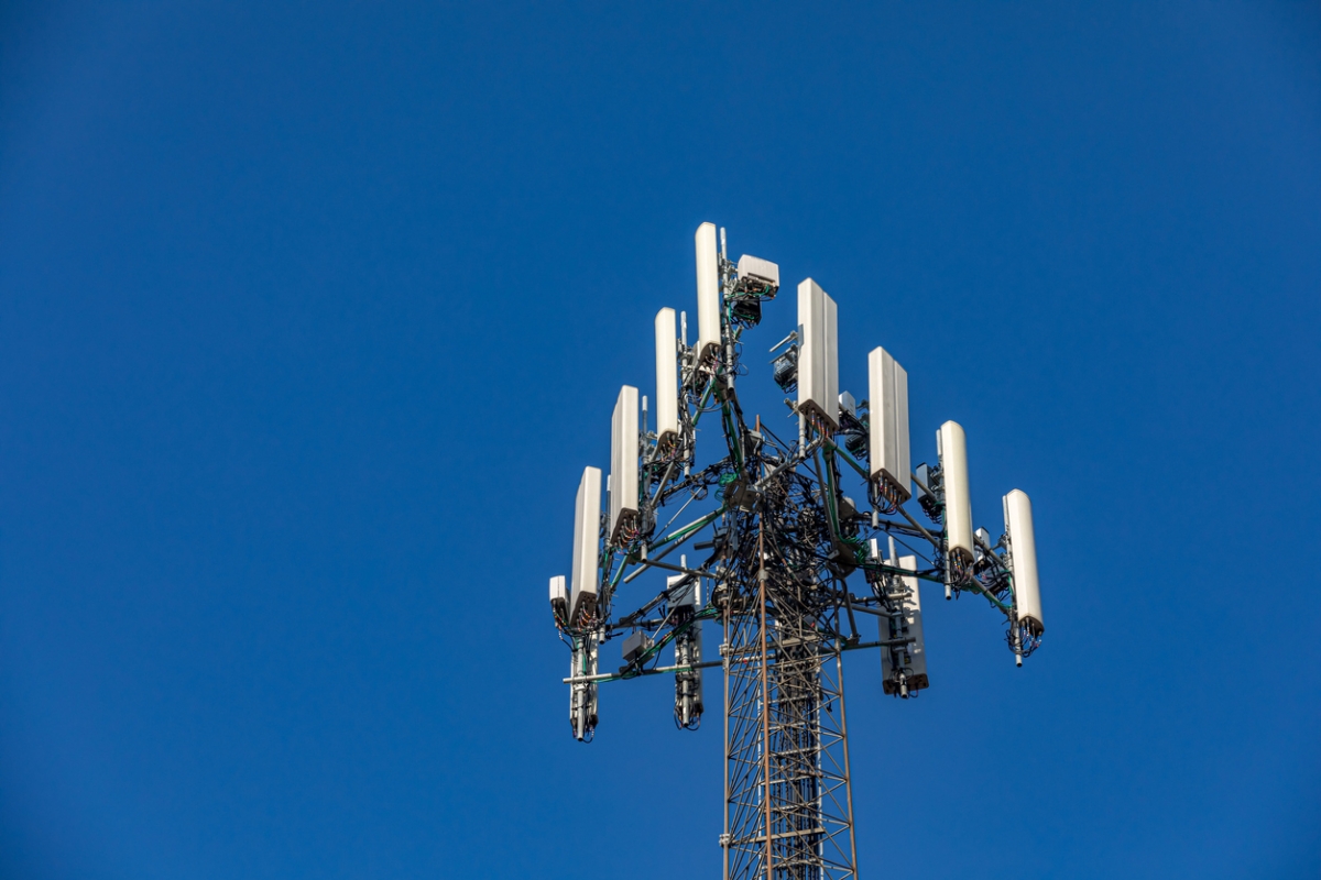 雖然AT&T與Verizon已同意推遲啓動機場附近的5G設施,但同時也批評當局在計劃推出兩年内沒有善用時間應對。