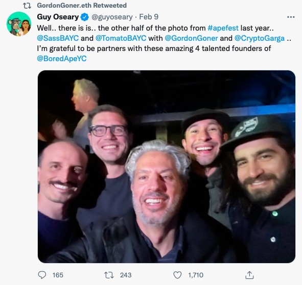 面對身份曝光和隱私爭議,兩位當事人只是從容回應。