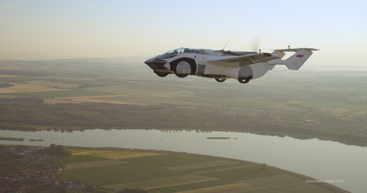 由KleinVision研發的AirCar於上月底完成嚴格的70小時試飛和200次起降測試後，已順利獲得斯洛伐克航空管理局的適航證。