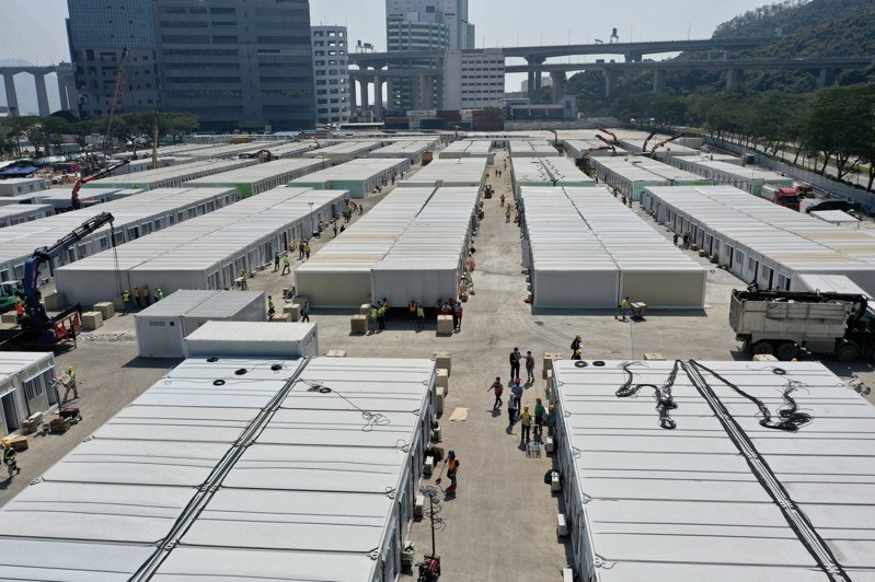 林鄭月娥曾表示,全民強制檢測所需的公帑「將會是龐大的」,不過強調開支不是限制,更言「錢可以賺返嚟!」