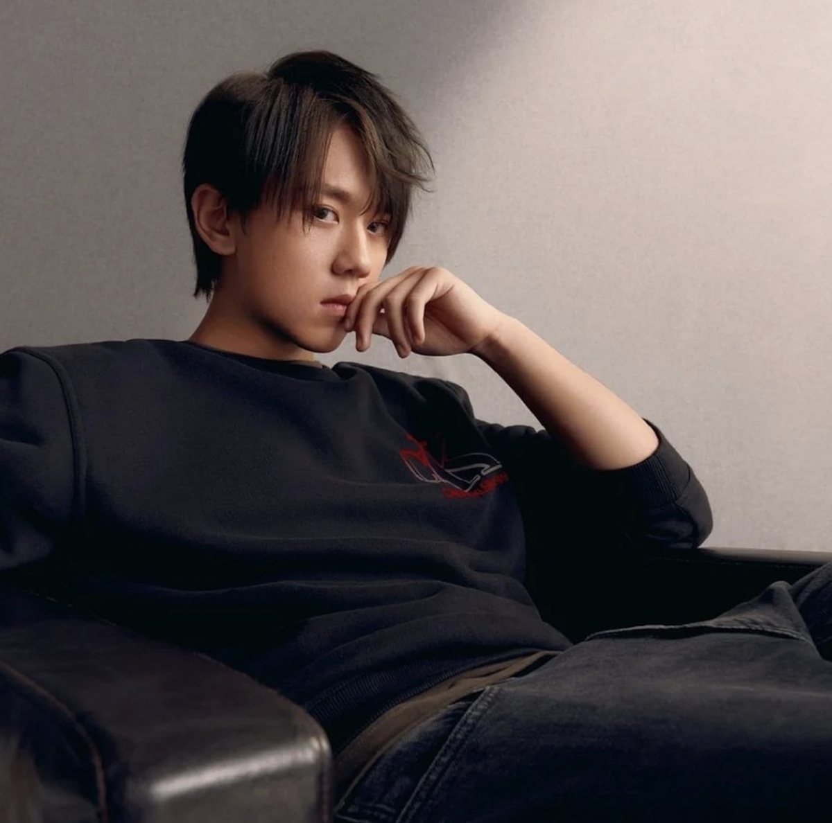 姜濤成為2021年10大最高廣告銷售額KOL之冠,拍攝近40個代言廣告。