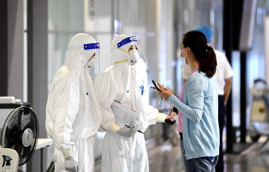 中國的年長者和長期病患者的疫苗接種率較低。