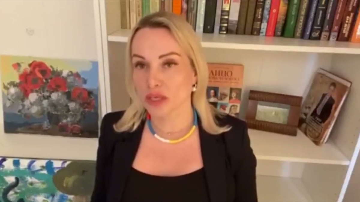 Maria Ovsyannikova事後透過一部預錄的影片表示，她對於過去為第一頻道工作，協助替克里姆林宮作宣傳感到非常羞愧。