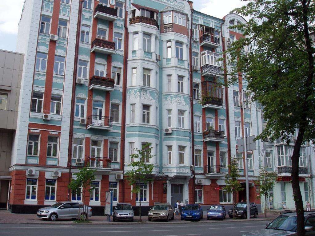 有投資者建議可趁低價撈底買基輔物業。