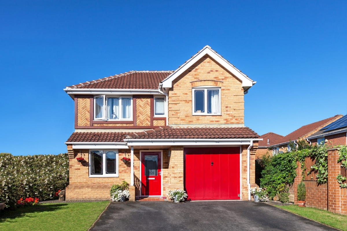 獨立屋（Detached）平均樓價437,452英鎊（約455萬港元），按年上升15.3%。