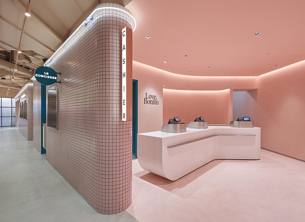 「Love, Bonito」自創辦以來業務急速增長,不但相繼在馬來西亞、印尼、柬埔寨以及香港等地開設實體店,同時還將線上業務拓展到台灣、日本、澳洲、美國等地區。