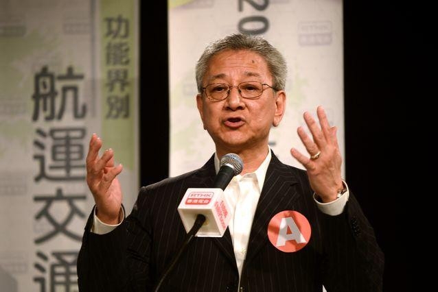 航運交通界立法會議員易志明接受BusinessFocus查詢時表示,現行航班熔斷機制尚未調整,導致來港航班數量仍未大見起色。