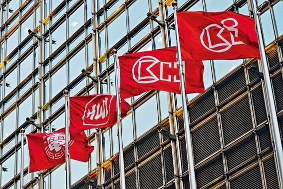 李家超宣布參選特首翌日,獲得四大地產商表態支持。