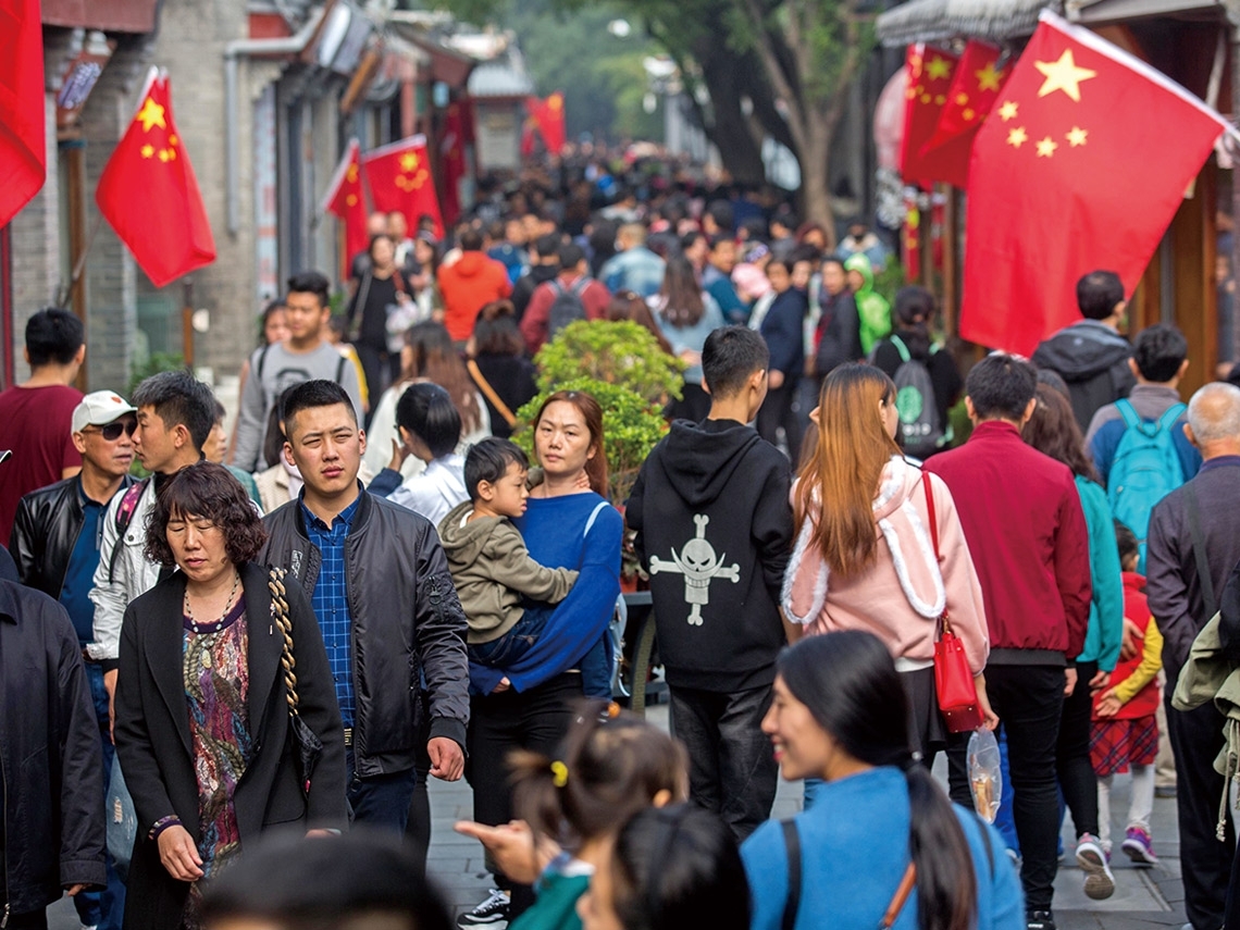 製造業繁榮，需要物流流通；服務業繁榮，要靠人流暢旺。