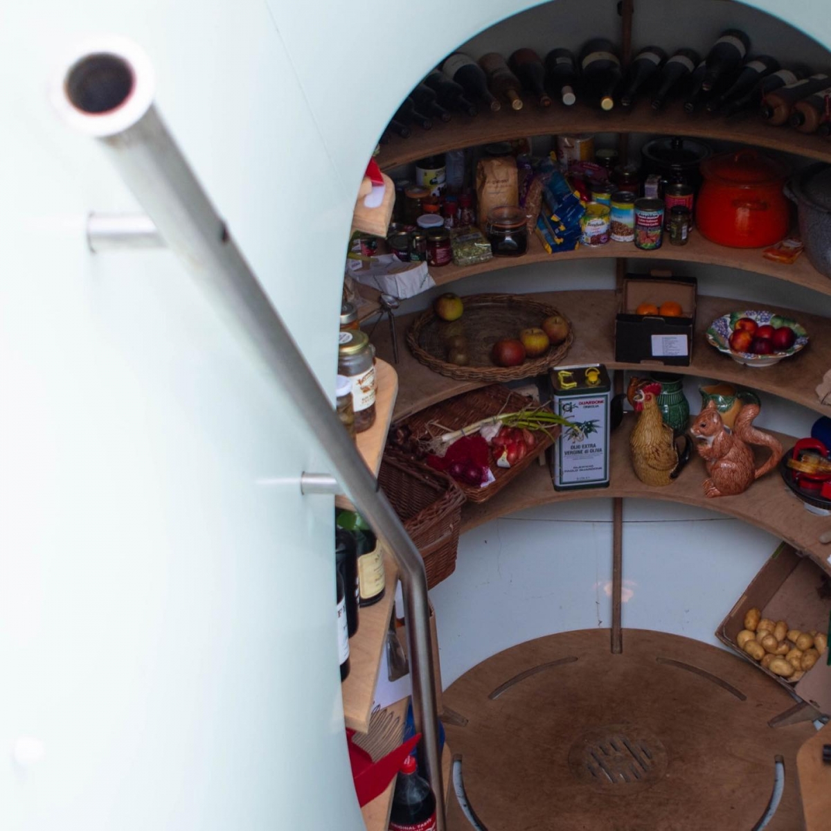 由Floris Schoonderbeek設計的「無電雪櫃」儲存容量達3000升,堪比12個家庭雪櫃的食材量。