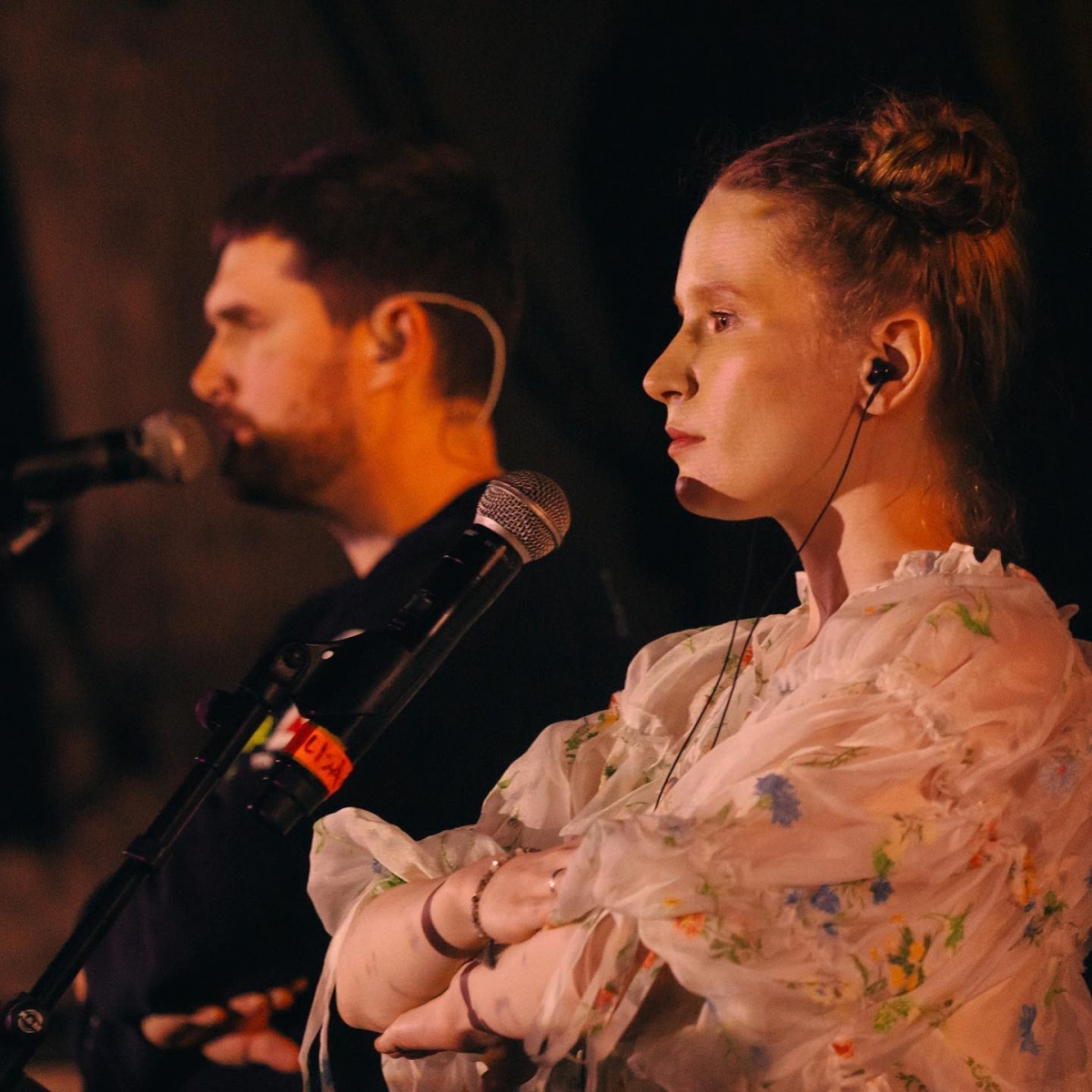 Monetochka在表演前接受傳媒訪問時透露,她想要找到一個最有效的方式來發聲。而他們現在所找到的方法既可以做出改變,又可以短暫忘記罪惡感。