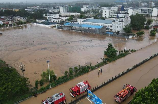 中國農業部長唐仁健在3月初就曾表示，受到洪災影響，小麥收成將是有史以來最差的；《紐約時報》此前的分析也曾表達疑慮，並指6月份的中國小麥收成是全球經濟的一大不確定性因素。