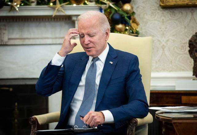 拜登失言遭貝索斯批評。