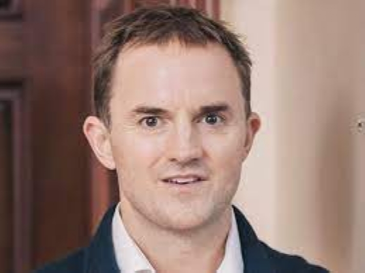 老虎環球表現差,旗下長倉基金輸一半。