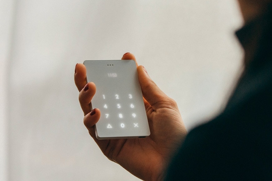 Light Phone的介面簡約,沒有多餘的App,只有最基本接打電話的功能。