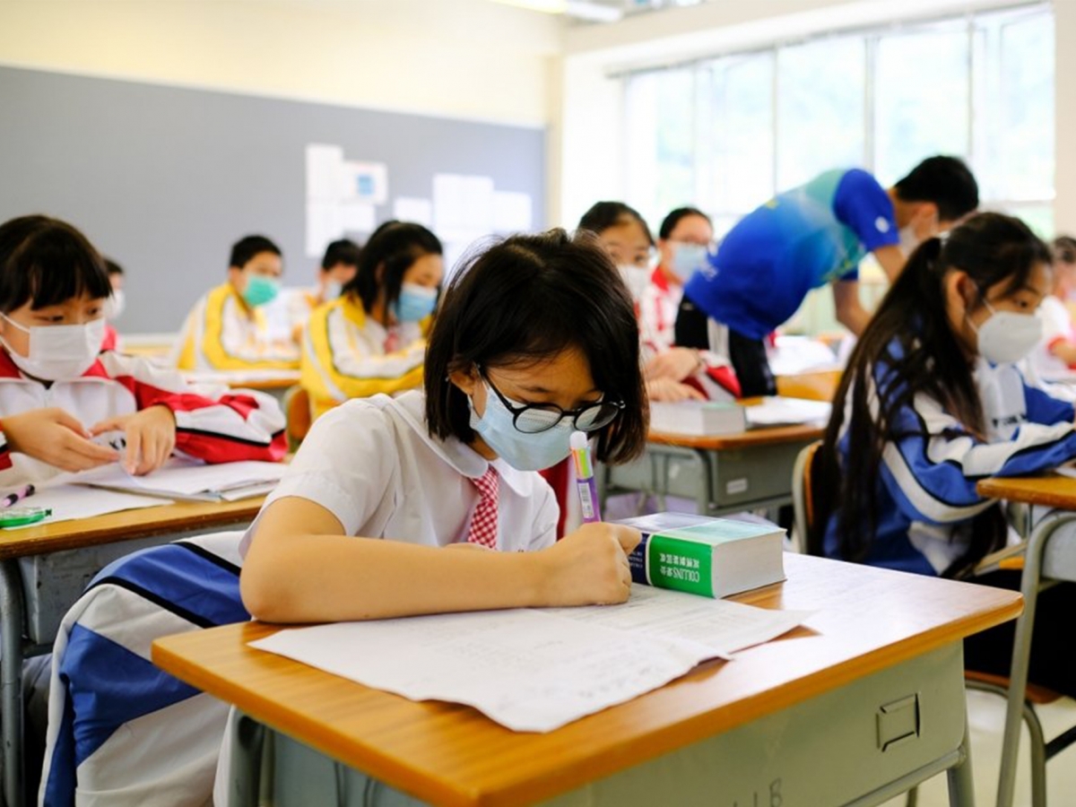 不少網民認為許多學生今年夏天時仍要上課及補課,未必有太多時間找暑期工。