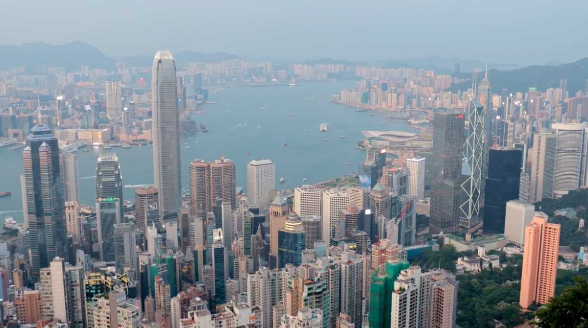 有熟悉業界情況的人士指,金融界現人才流失,在中高層人員之中,國內人才流失量最多。