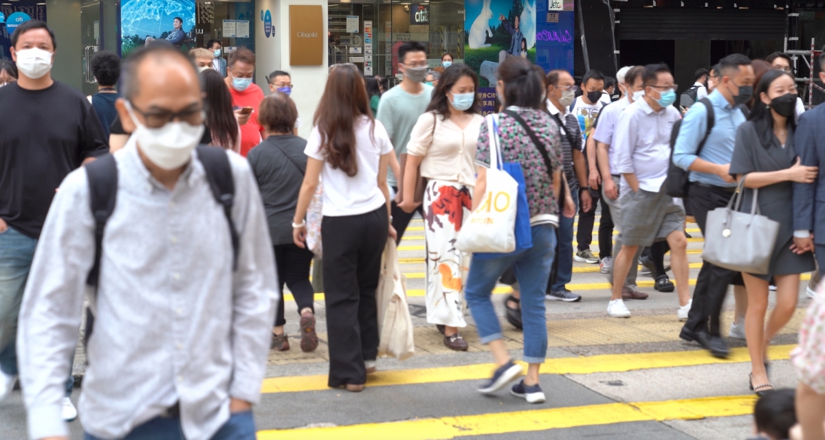 近年住宅物業租金下降幅度比買賣價要大,因為失業率導致租客市場需求降低了或是負擔能力降低了。