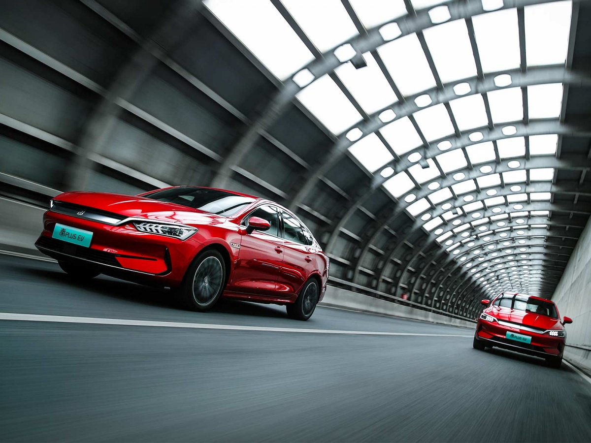 比亞迪今年逆市造好。