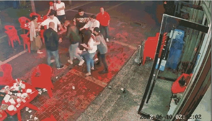 公安機關在偵辦此案過程中發現,陳姓嫌犯等人除了涉及10日的暴力毆打事件之外,同時也涉嫌追債毆打、非法拘禁、網路賭博、洗錢等非法行為。