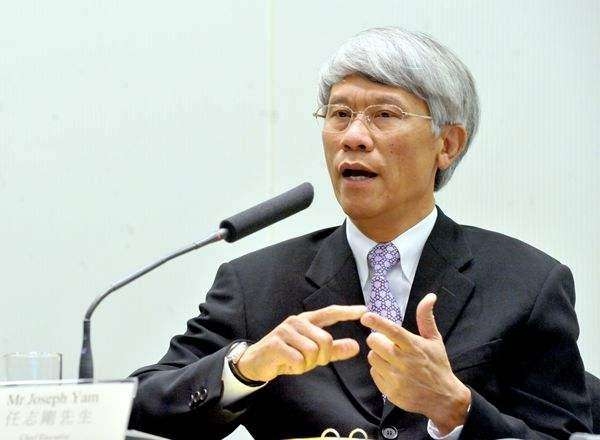 任志剛認為買美債等同借錢給美國打「金融戰」。