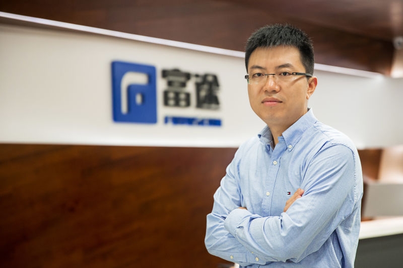 富途創辦人李華