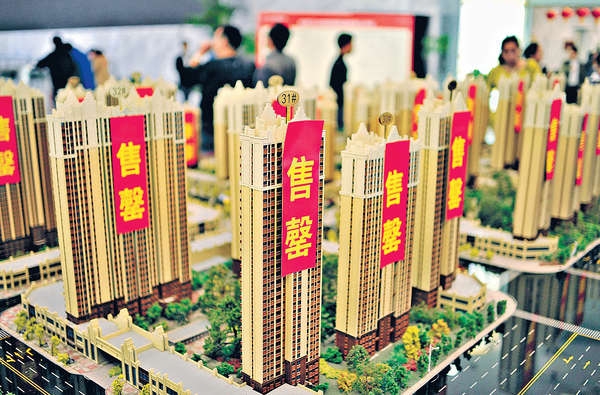 去年底開始,在全國各地銀行主要曝險的政府和房地產企業,都面臨嚴重現金流危機。