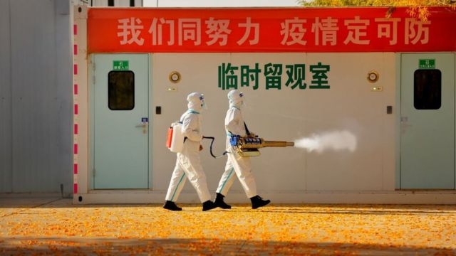 反而是當局基於厚望的內循環市場，反倒在去年到今年，因為頻繁的疫情防控陷入谷底。