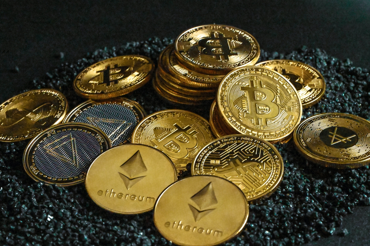 侯賽因普爾曾投資加密貨幣賺逾千萬。