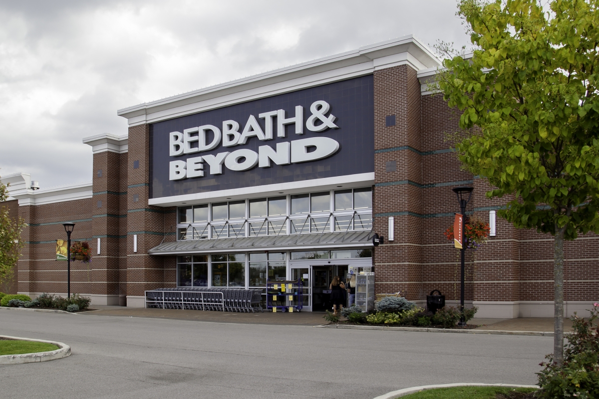 Freeman隨即趁勢通過證券交易帳戶,賣出價值超過1.3億美元的股票。