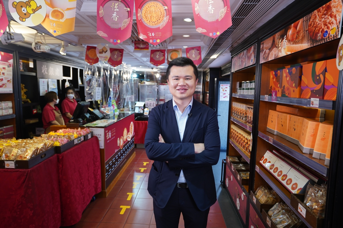 偉樑上任之後著重「立新不破舊」,在保留傳統糖餅以外,重新研發多種口味,並開設恆香冰室。