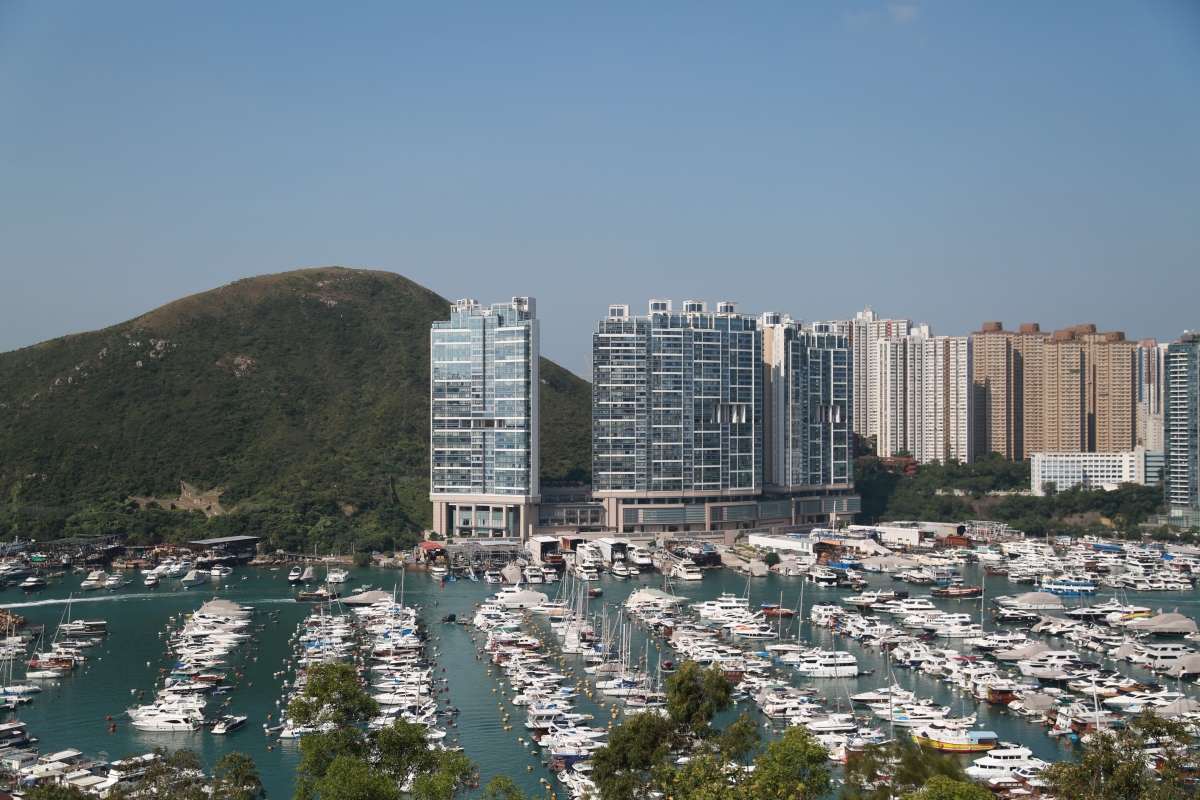 葉劉建議寬減內地物業買家辣招稅。