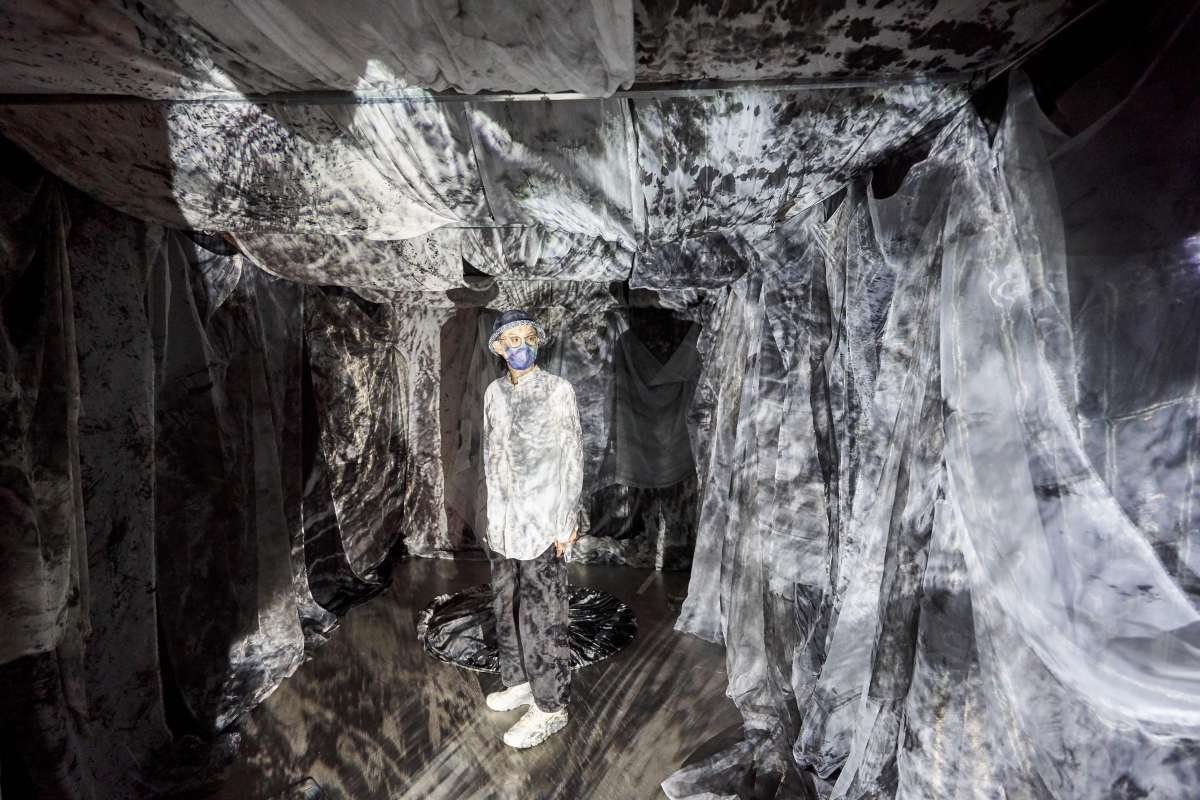 沉浸式水墨空間藝術體驗「時越 墨」,帶你進入水墨畫世界。