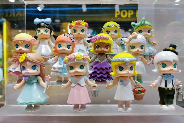 對於官方今次出手打擊盲盒亂象，內地網友多數都表態支持，認為盲盒實質上就像賭博，就連成年人也非常容易上癮，而且多數盲盒價格不菲，建議官方將年齡調高至18歲。