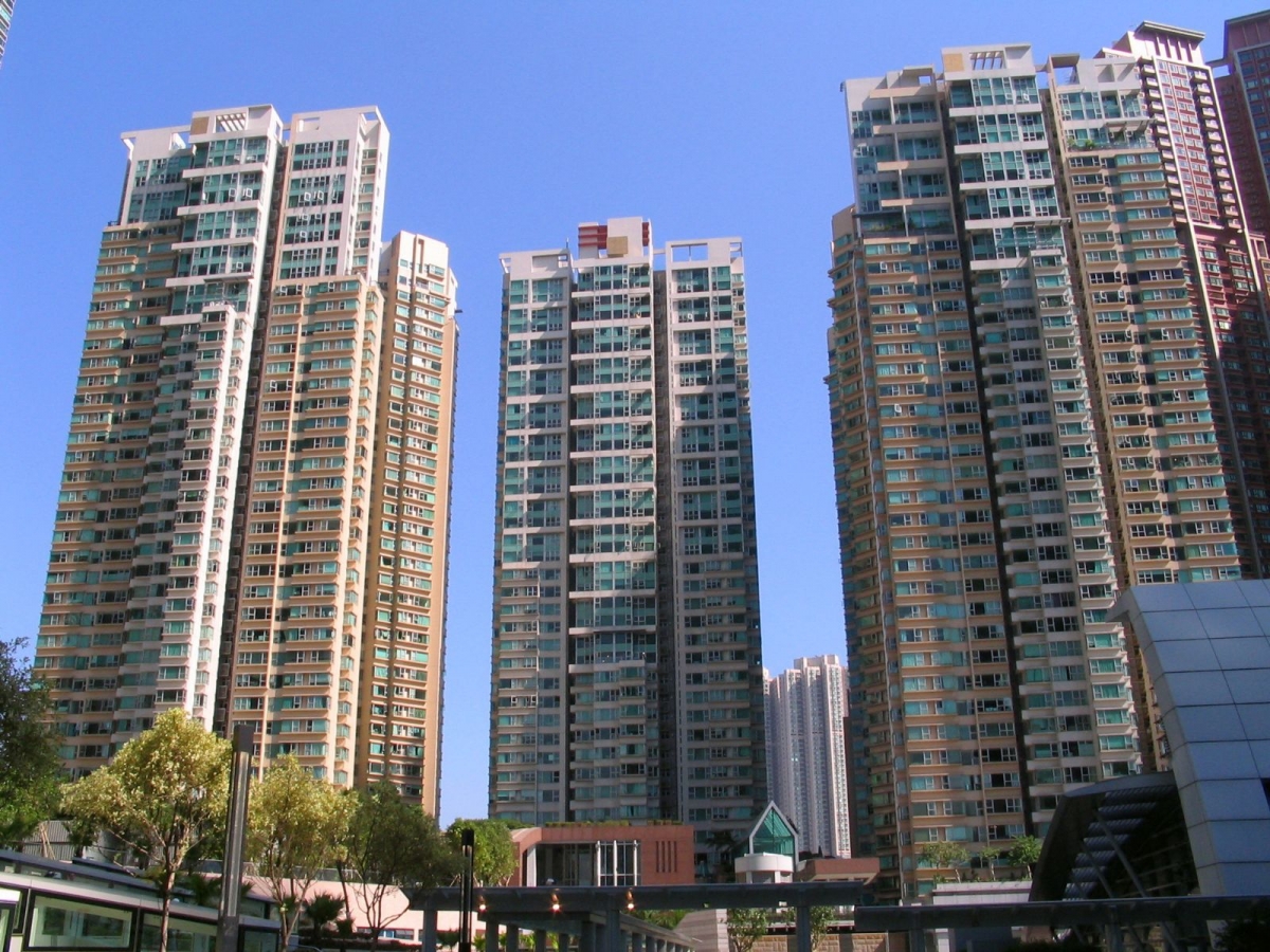 稅務會計師奉勸,擁有物業的香港人移民加拿大,不要「贏粒糖,輸間廠」。