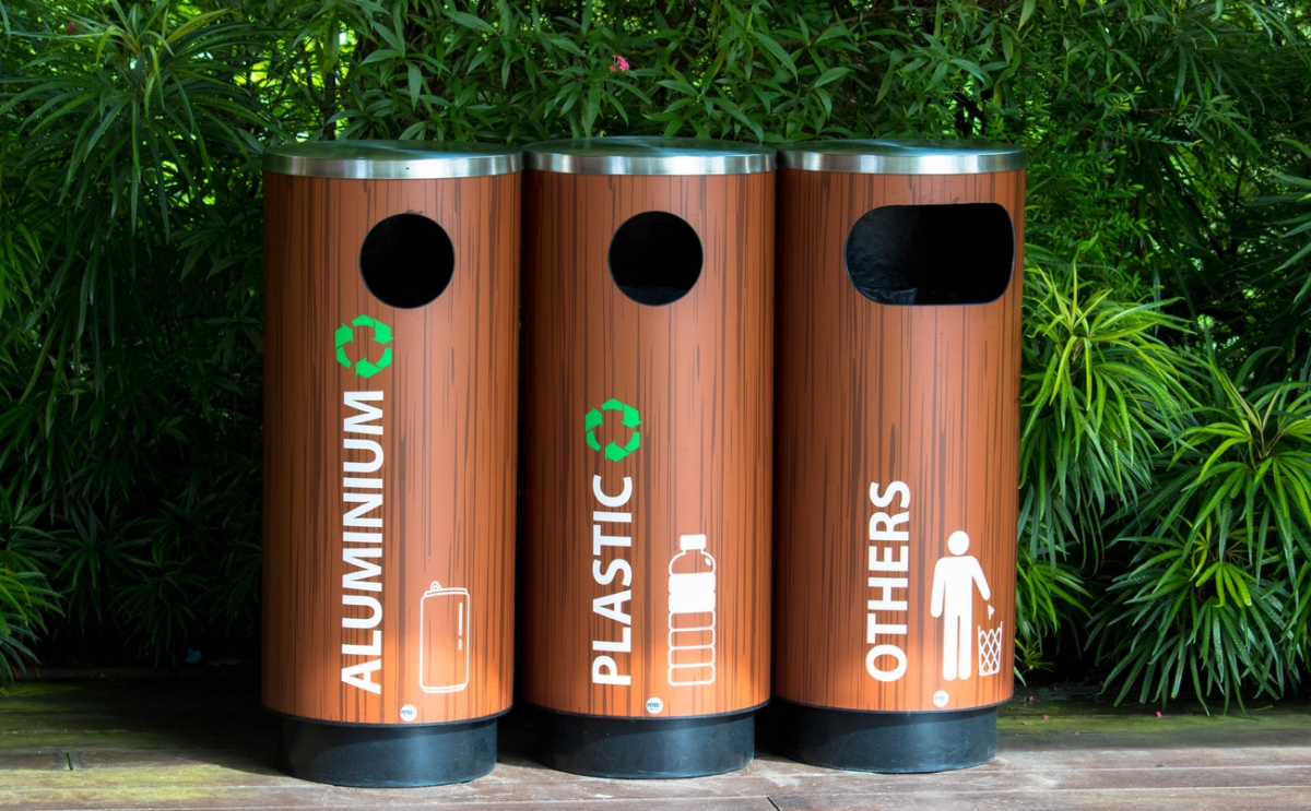 官方數據顯示,2020年包裝垃圾就佔了家庭垃圾的三分之一,當中有6成都是塑料,不過在2021年只有6%的塑料垃圾被回收。