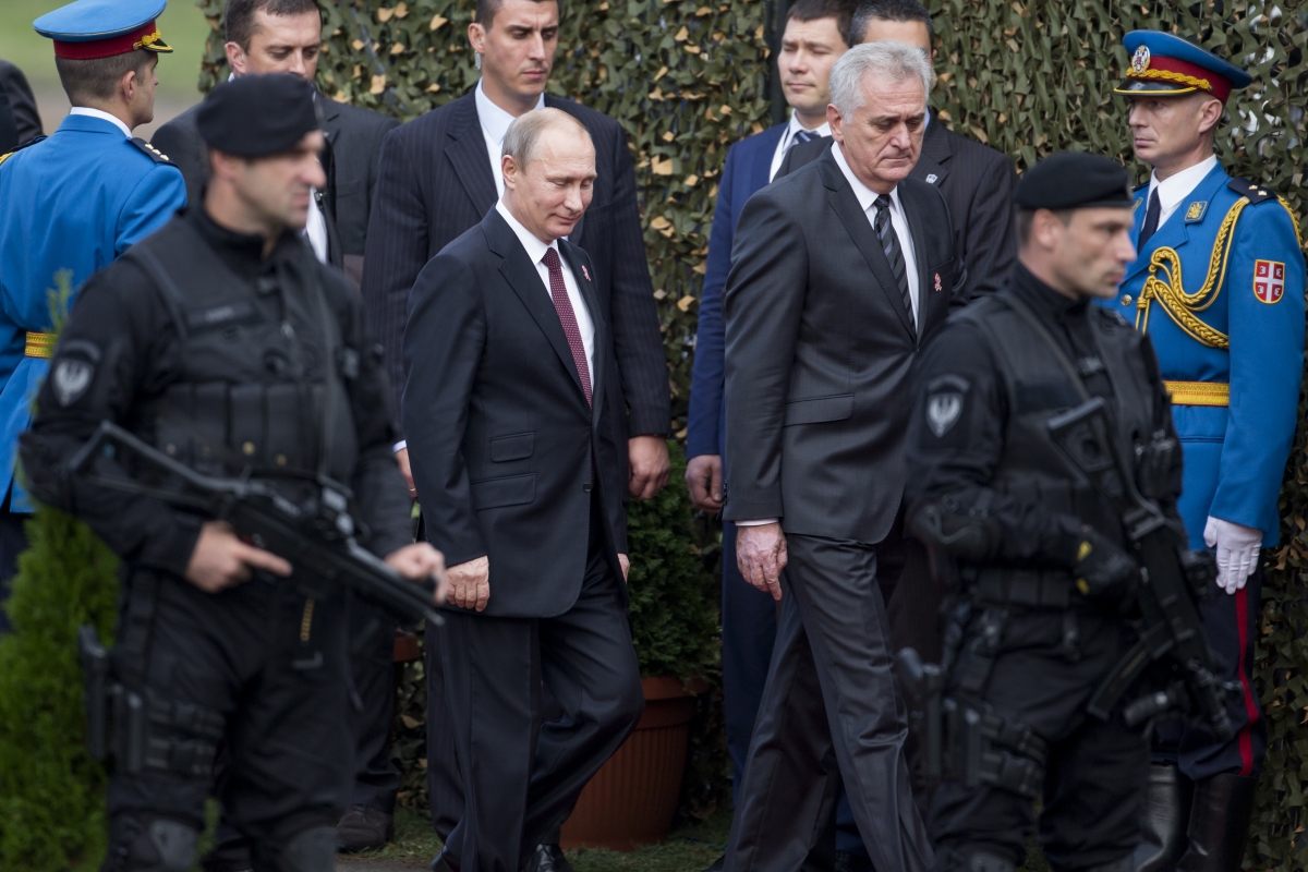 來自莫斯科、聖彼得堡和科爾皮諾等18個市政區的代表,於12日在Twitter上發布請願書,呼籲俄羅斯總統普京辭職