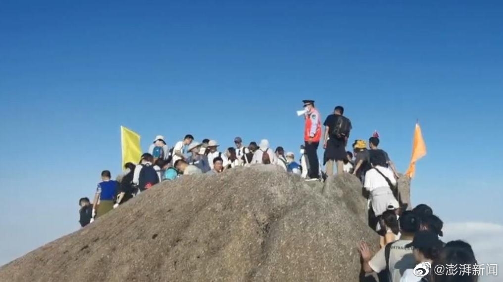 為統籌疫情防控安全和遊客舒適度，當局於今年國慶期間主動將最大接待量降至常態下的50%，即2.5萬人。