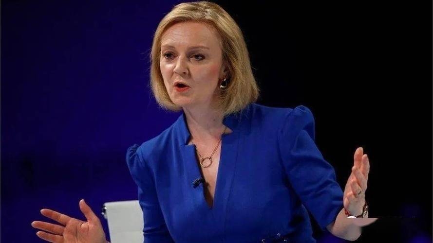 英國民調顯示過半數受訪者認為首相卓慧思應辭職。