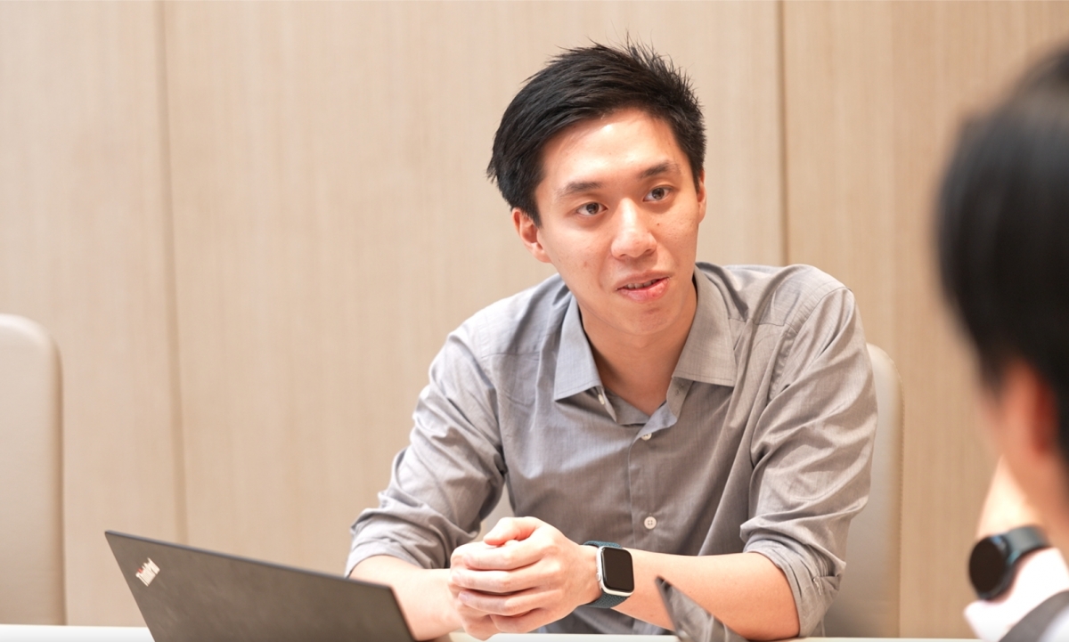 Raymond訂下目標要每天都閱讀，直至學畢所有金融和科技知識。