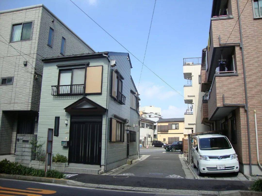 目前用「Flat 35」作為貨款的個案佔了整體房屋貸款約一成。