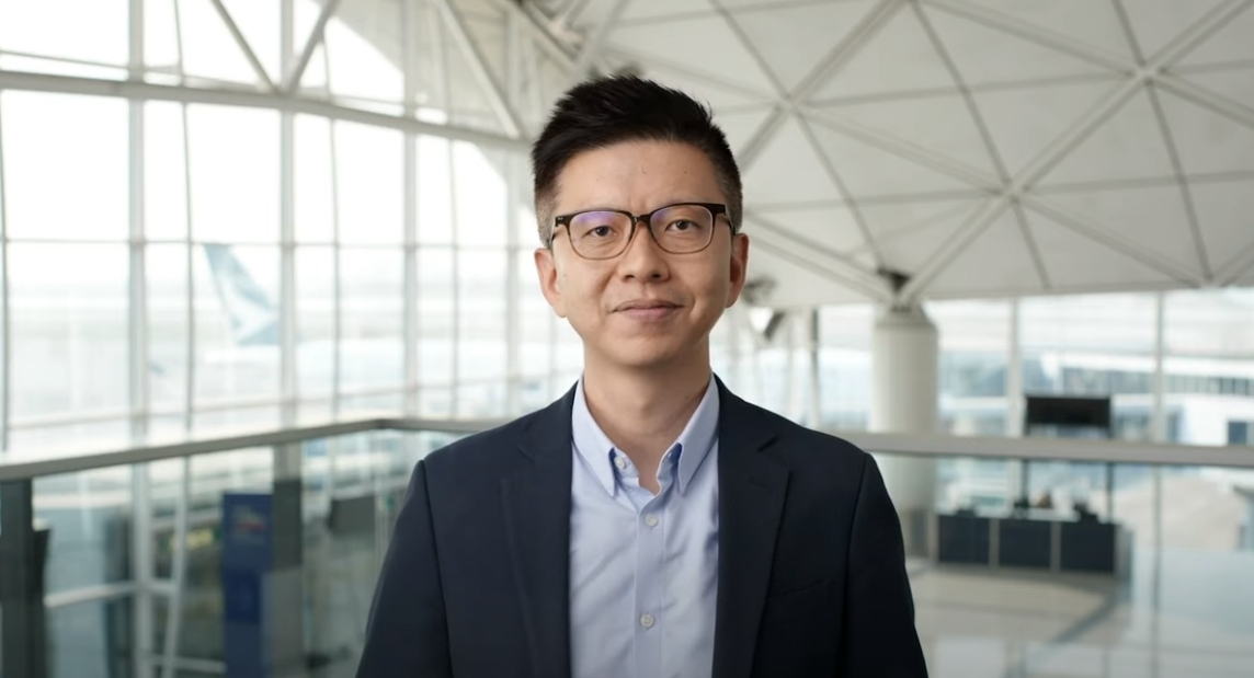 顧客及商務總裁林紹波表示,國泰復蘇受限於不同資源,但自7月起已增聘約1800名新員工。
