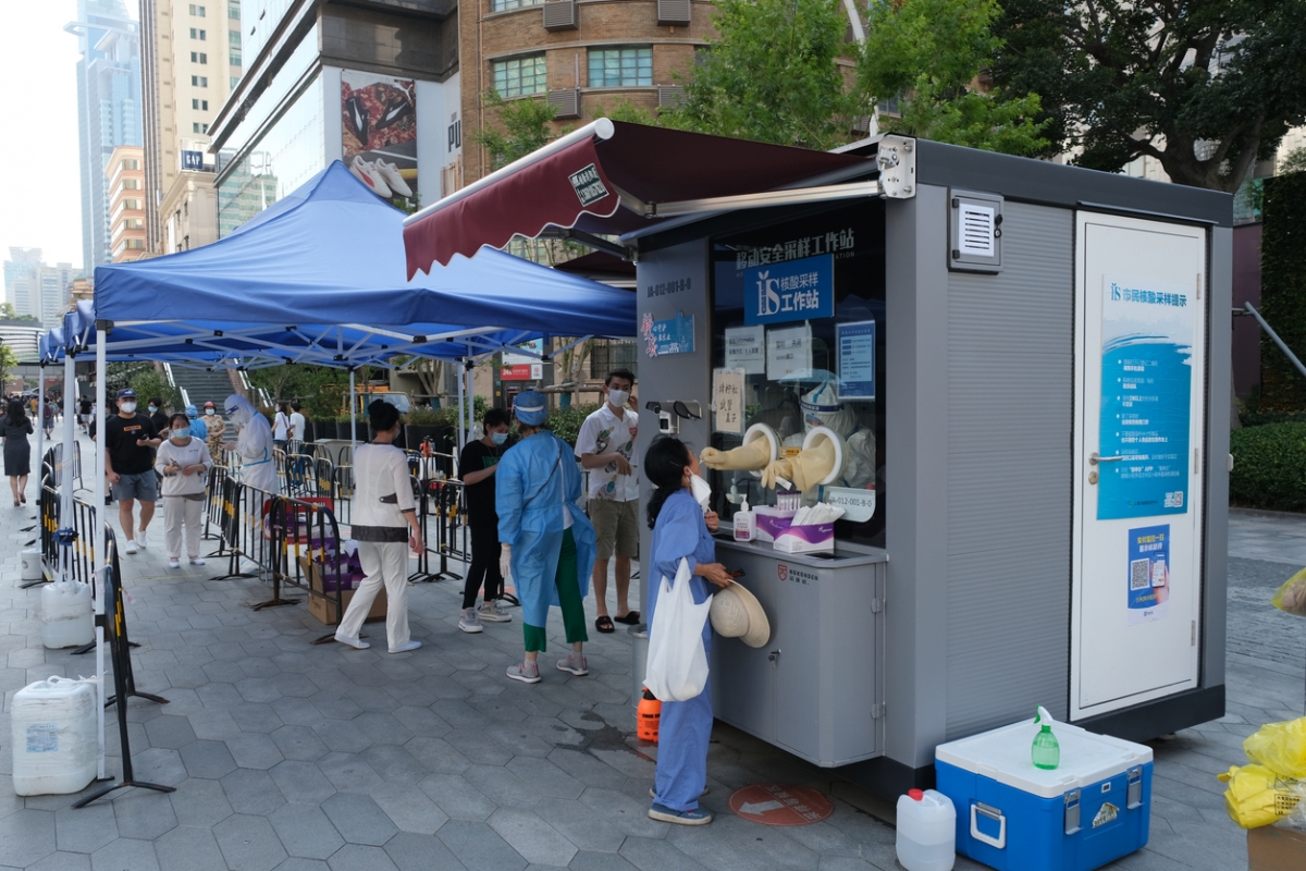 事實上,內地核酸檢測機構在此之前就已多次出現狀況,也並非首次將陰性結果說成陽性。