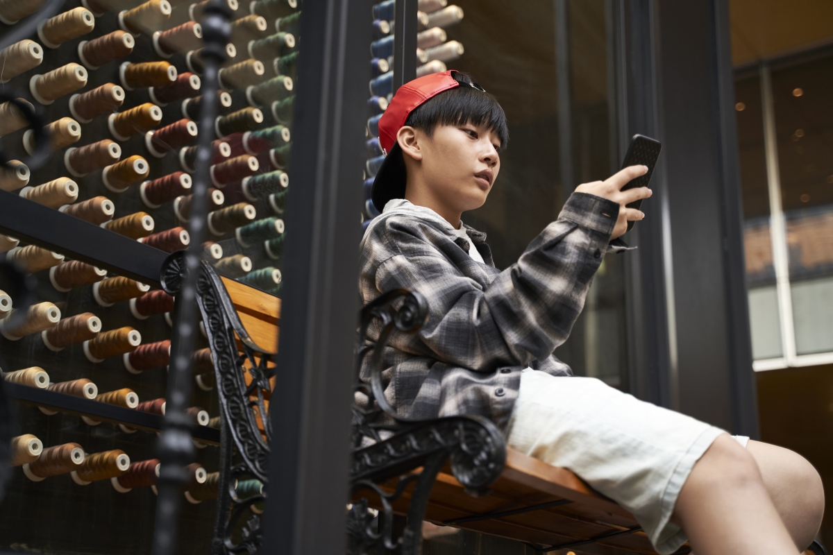 其中,小學生的互聯網普及率達95%,較前一年增加了2.9個百分點。