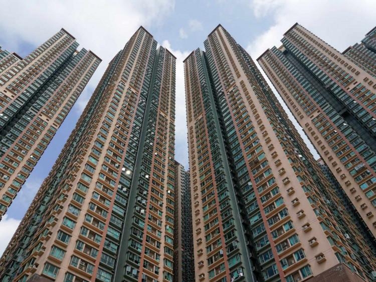 直至2021年9月受到「疫情持續」、「烏俄戰爭」、「美國加息」等環球經濟負面因素影響下,投資者愈趨謹慎。