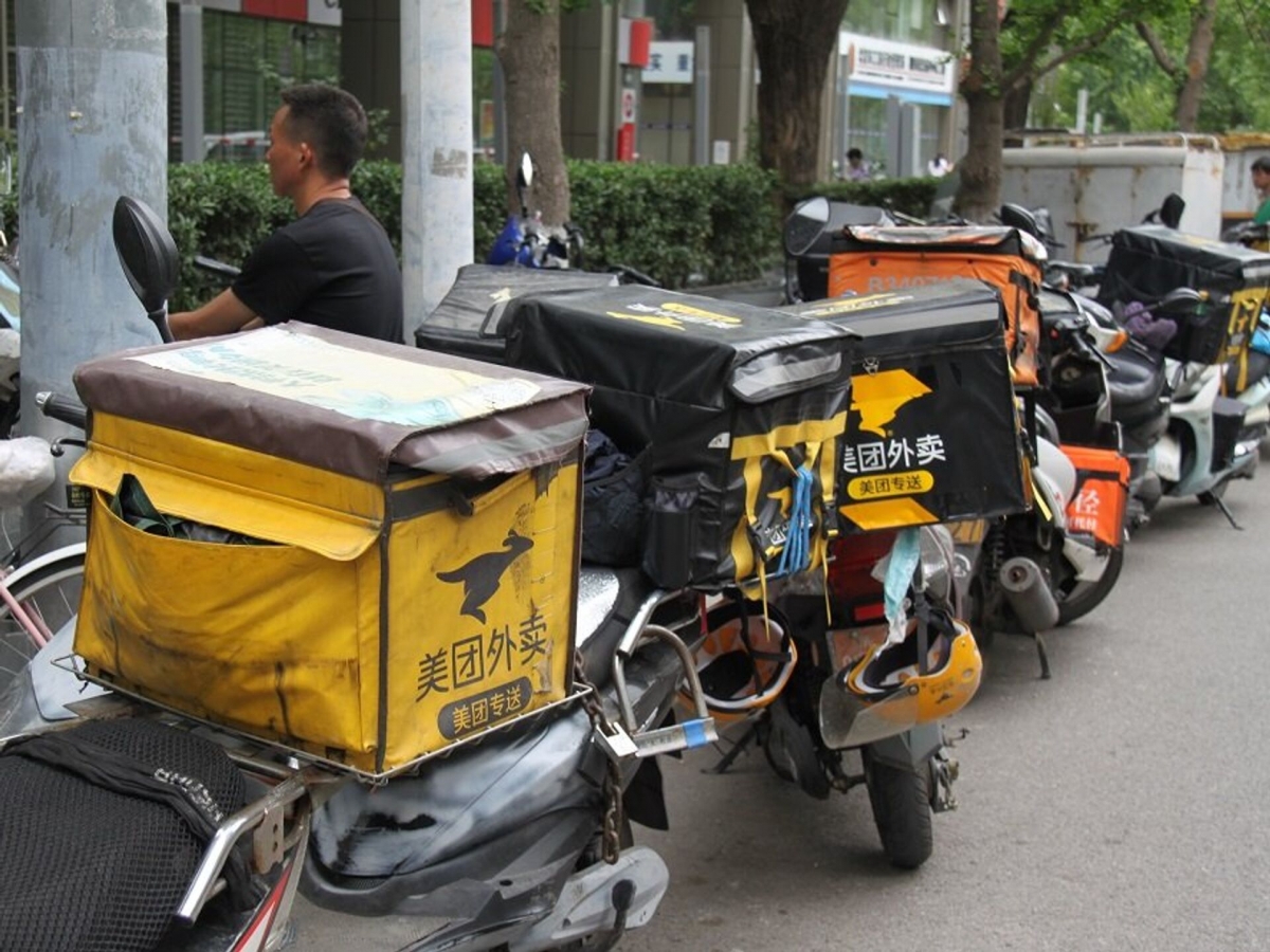 長沙市人社局設置了徵才項目「企業招聘難,人社來幫忙」,發布約1000名外送員職缺。